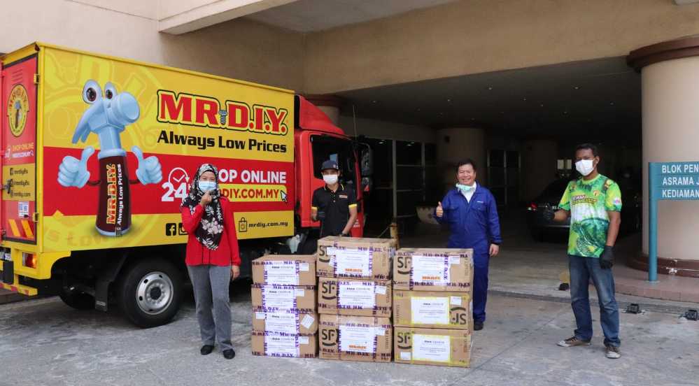 MR.DIY COVID-19 CSR: Hospital Universiti Kebangsan Malaysia