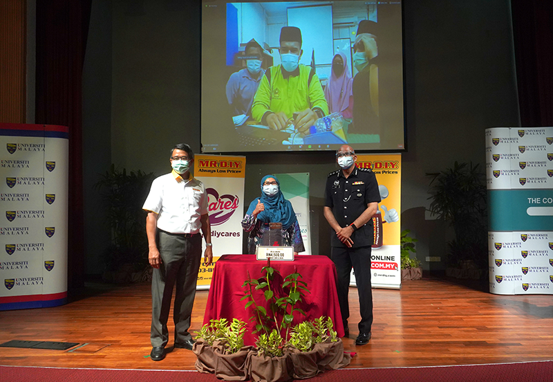 MR.DIY x UMCares 'Green School-Vertical Garden' 2020
