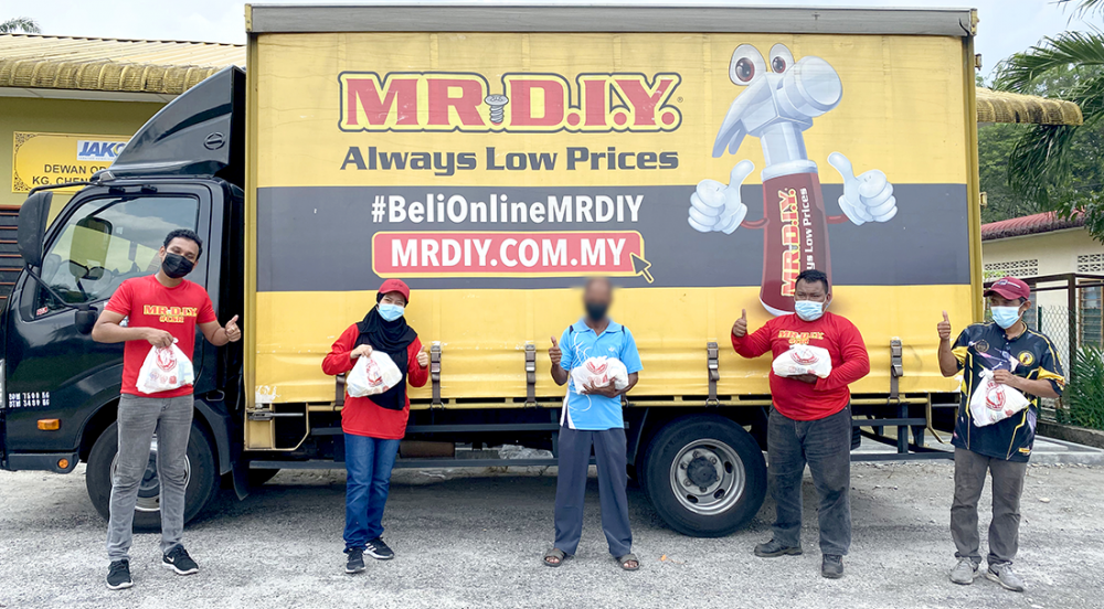 MR.DIY CSR: Food Bank For 480 Orang Asli Residents