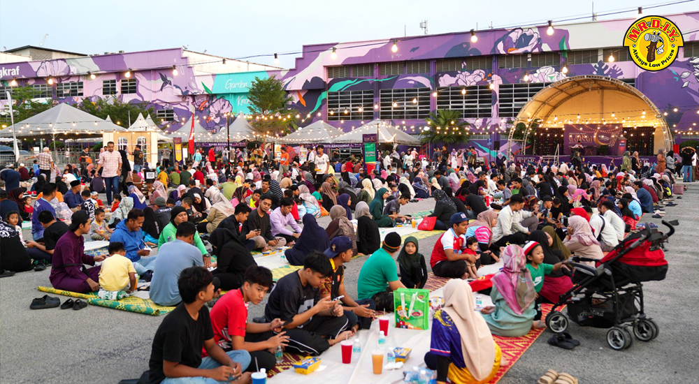MR D.I.Y. CSR: 24,000 Bottles of Mineral Water for Iftar Ala Madinah 2025