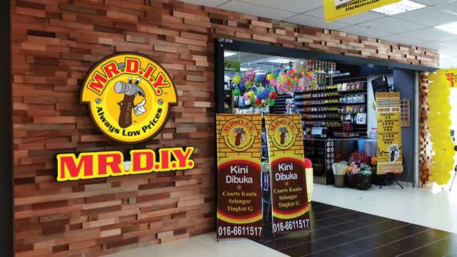 100th Store Opening at Courts Kuala Selangor
