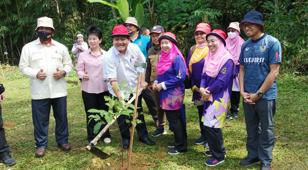 MR.DIY CSR: River Clean-up and Tree Planting by PUSPANITA