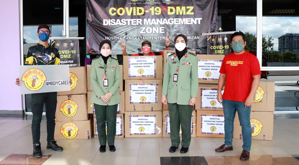 MR.DIY Covid-19 CSR: Sewn PPE Sets for HAT Mizan