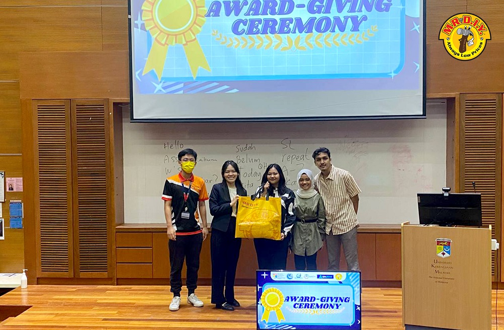 MR.DIY CSR: Asian Medical Student's Association in Empowering Deaf Community, BIUS 2023