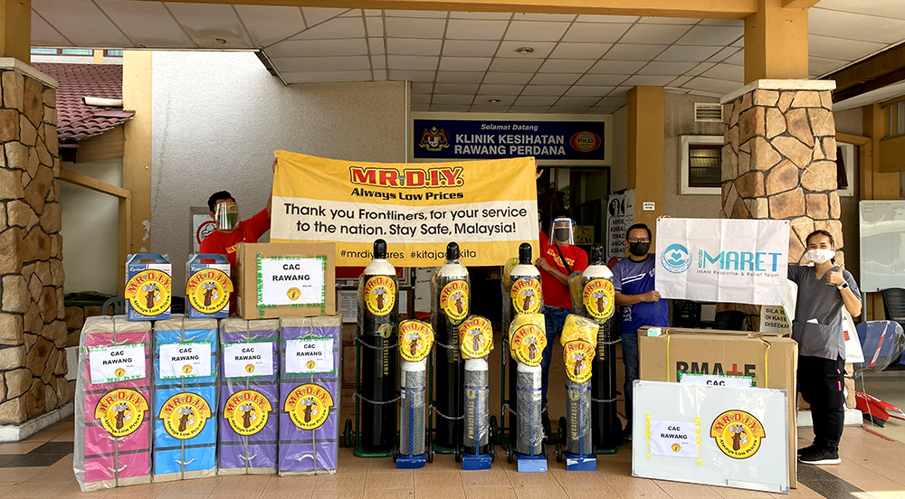 MR.DIY Covid-19 CSR: Oxygen Tank For Covid-19 Assessment Centre (CAC)