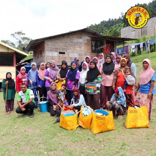 MR.DIY CSR: Hygiene Kit - Kampung Kuala Boh