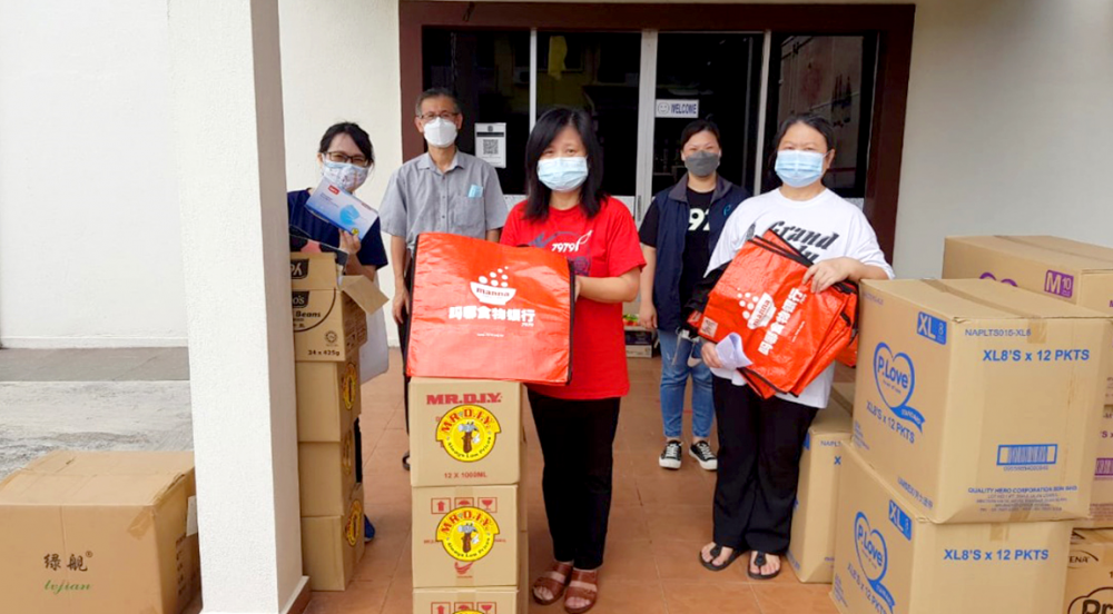 MR.DIY CSR: MR.DIY x Manna Food Bank
