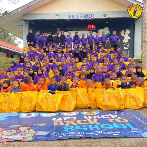 MR.DIY CSR: Back To School SK. Lemoi, Pahang (Collaboration with UiTM's Students)