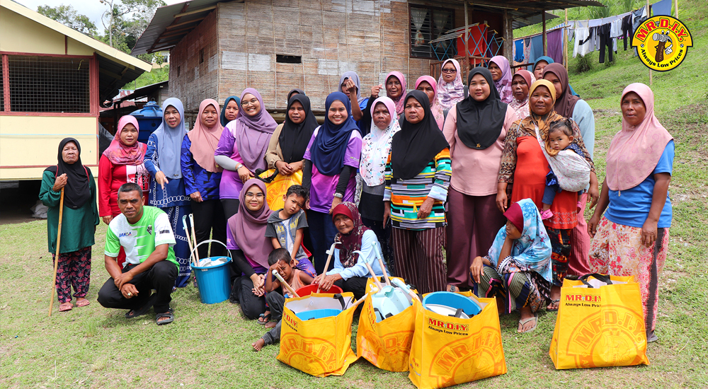 MR.DIY CSR: Hygiene Kit - Kampung Kuala Boh
