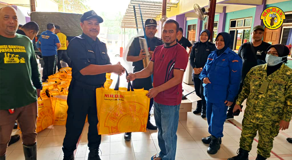 MR D.I.Y. CSR: Flood Aid Kuala Krai, Kelantan