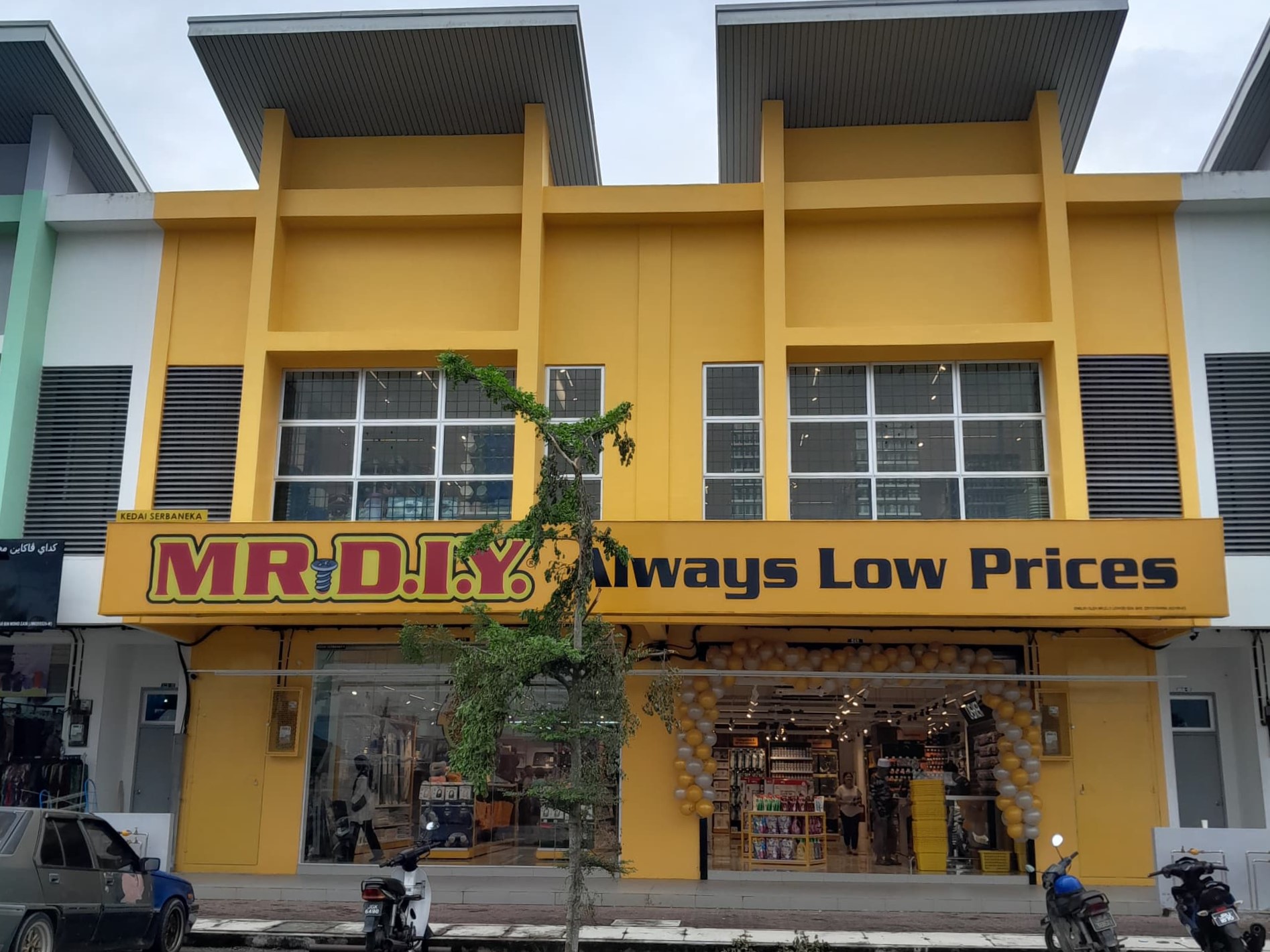 1353rd Store Grand Opening Event at Parit Yaani, Johor