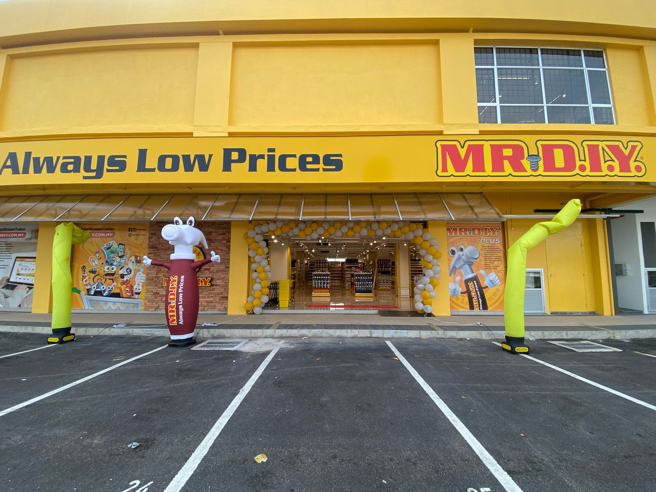 1358th Store Grand Opening Event at KIP Mall Indera Mahkota Kuantan