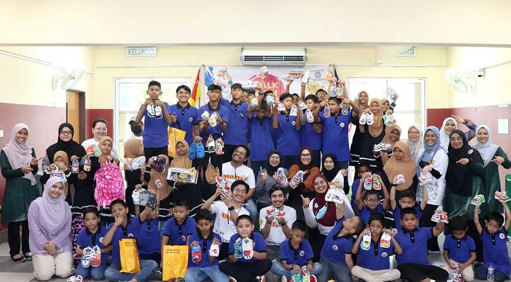 MR.DIY CSR: Walk with Style - Rumah Aman Sungai Buloh