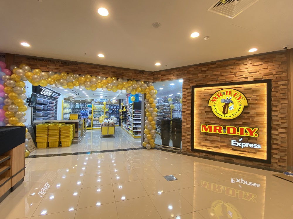 1077th Store Grand Opening Event at Lotus's Kluang