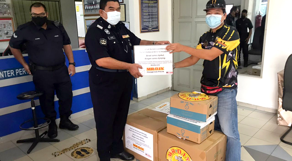 MR.DIY COVID-19 CSR: MR.DIY x Malaysian Relief Agency (MRA) PPEs to Perak