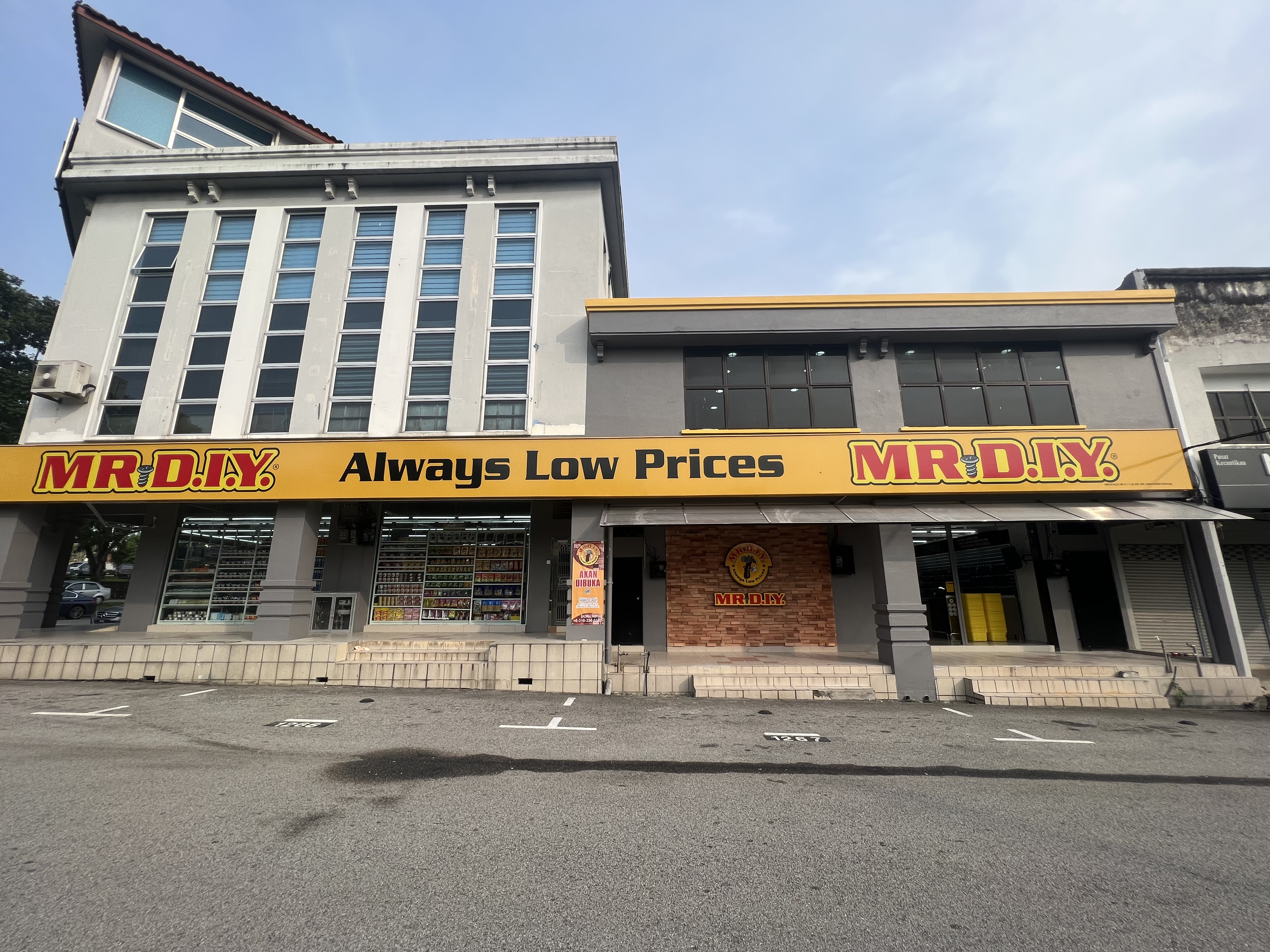 1096th Store Grand Opening Event at Taman Selasih, Kulim