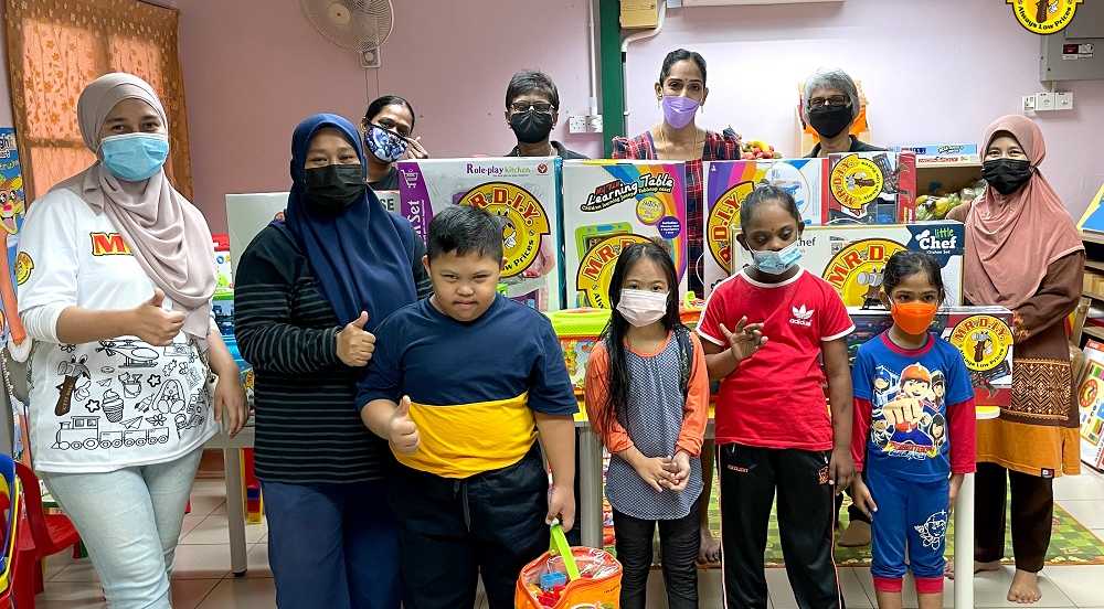 MR.DIY CSR: CSR Program Educational Toys Donation to PTSI