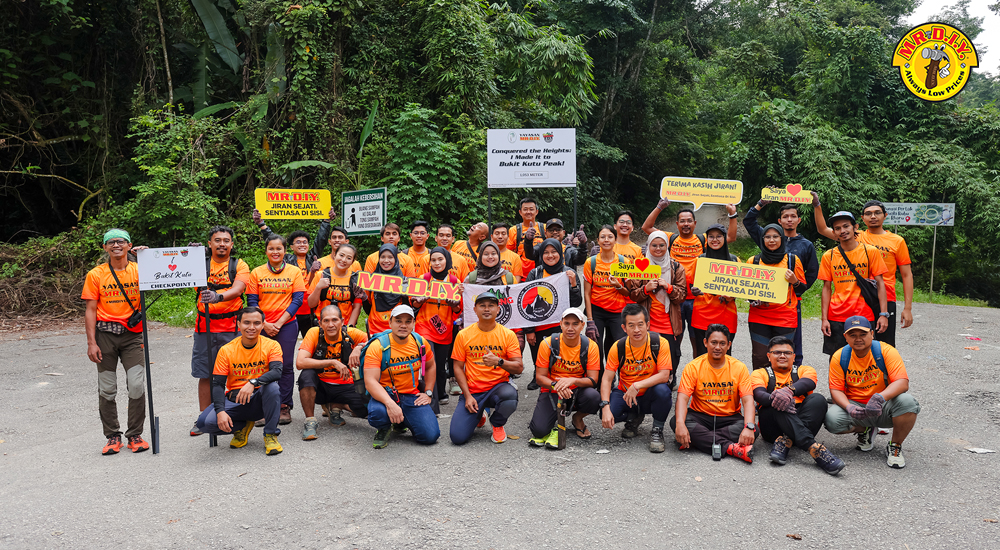 MR D.I.Y. CSR: Jiran Sejati, Sentiasa di Sisi - Hiking Trail Conservation